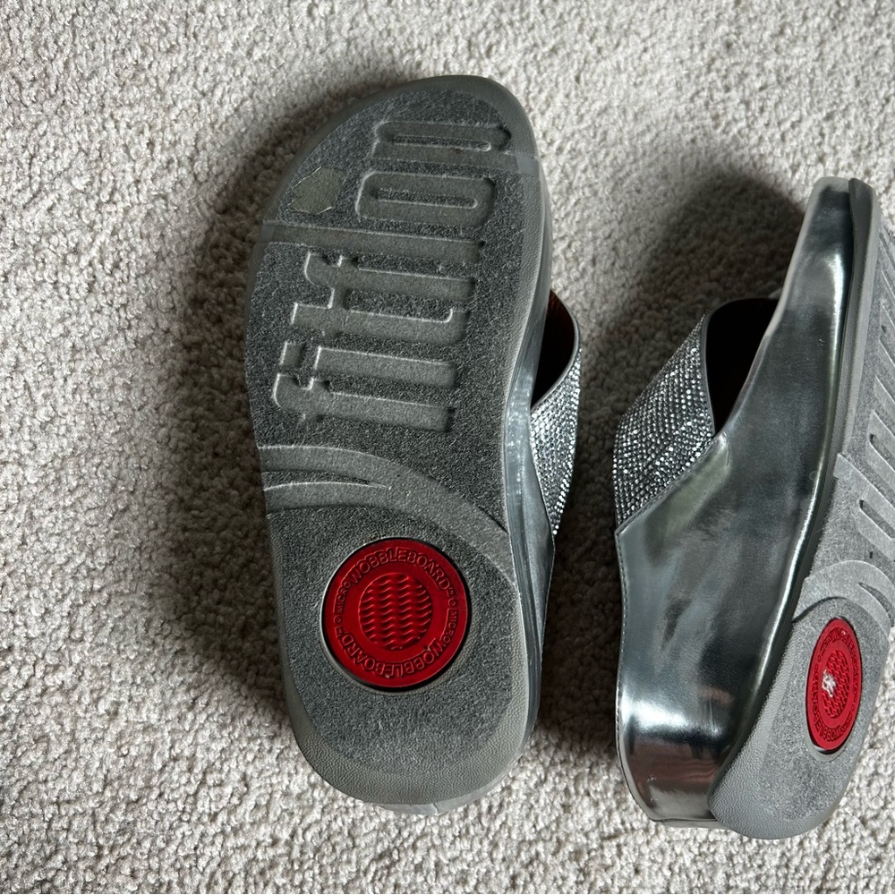 Fitflip Silver Rhinestone Wedge Thong Sandal - Women Size 6 - Picture 5 of 11